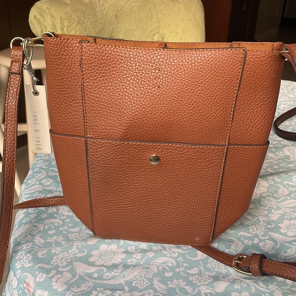 remi & reid Cute Mini Bucket Crossbody Bag in Tan Brown Vegan Leather w/Pouch - Picture 11 of 15